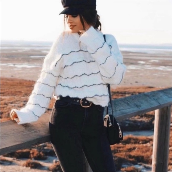 Zara Sweaters - NWT Zara Black/White Scalloped Wool Blend Sweater